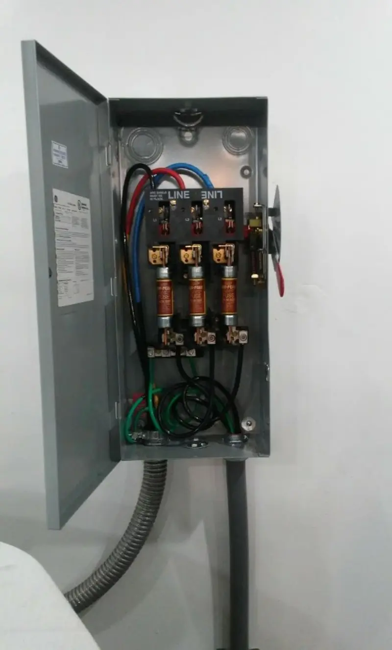 Three-phase disconnect switch installed for Smoke Detector Installation in Black Mountain